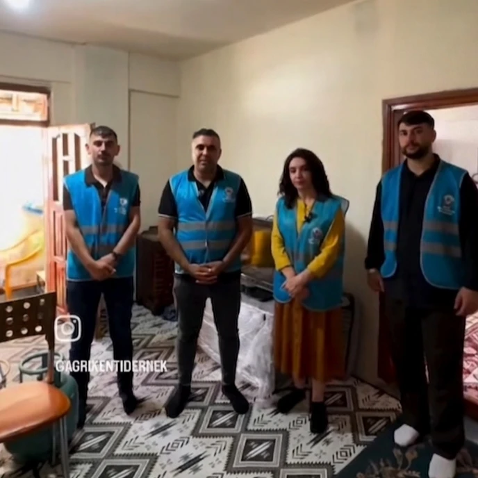 Bir Çağrı, Yüzlerce Yürek: Yalnız Değilsiniz